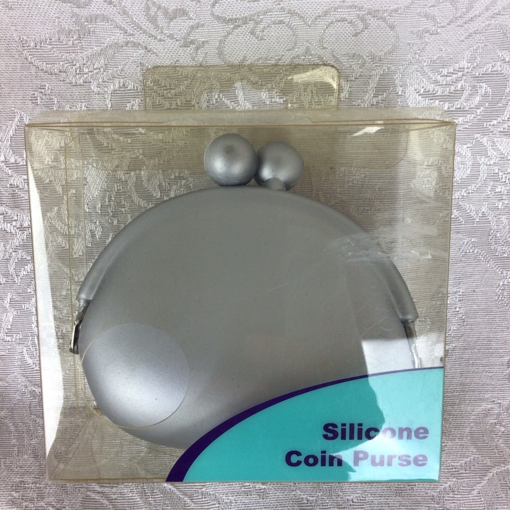 🛍 Silicone Coin Purse Silver Matte 3.5” New